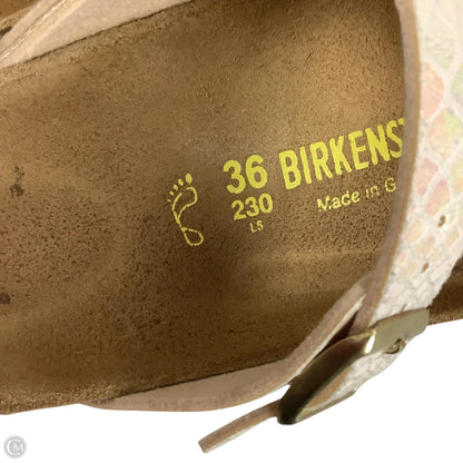 Sandals Flats By Birkenstock In Cream, Size: 5 (36)