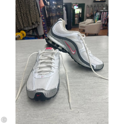 Shoes Sneakers By Nike In Grey & White, Size: 9