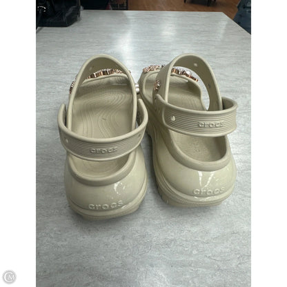 Sandals Flats By Crocs In Tan, Size: 7